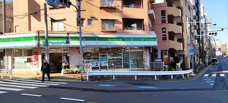 ファミリーマート 新宿弁天町店