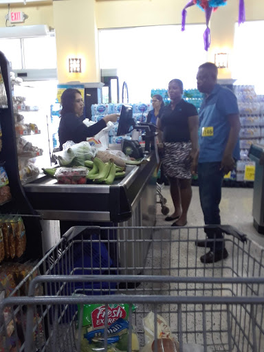 Grocery Store «Bravo Supermarkets», reviews and photos, 2668 Tamiami Trail E, Naples, FL 34112, USA