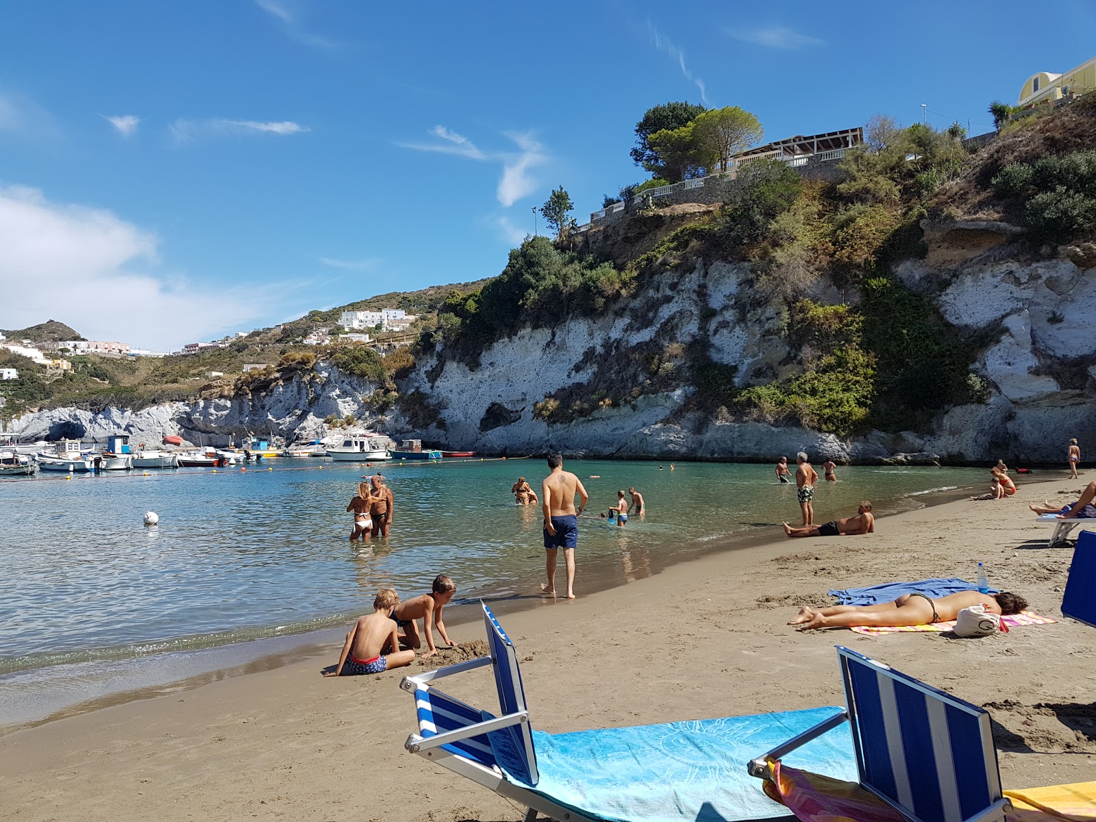 Cala Feola Beach'in fotoğrafı ve güzel manzarası