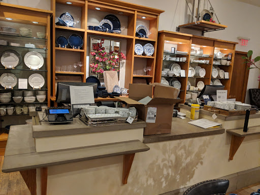 Furniture Store «Pottery Barn», reviews and photos, 75 Middlesex Turnpike #2001a, Burlington, MA 01803, USA