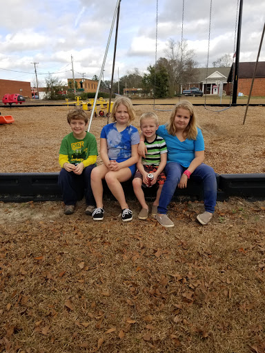 Grocery Store «Piggly Wiggly Supermarket», reviews and photos, 44 S Ingold Ave, Garland, NC 28441, USA