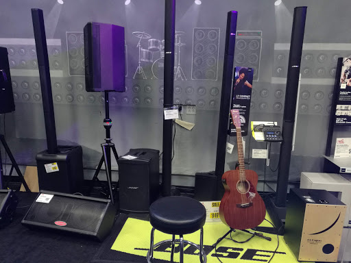 Shopping Mall «South Valley Plaza Shopping Center», reviews and photos, 6940 Chestnut St, Gilroy, CA 95020, USA