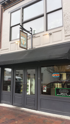 Wine Store «Village Wine Cellars», reviews and photos, 48 E Mulberry St, Lebanon, OH 45036, USA