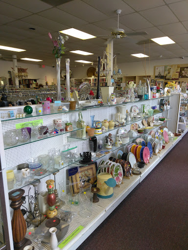 Thrift Store «Assistance League Thrift Shop», reviews and photos, 2100 E 4th St, Long Beach, CA 90814, USA