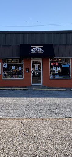 Pet Supply Store «Goin To the Dogs & Cats Pet», reviews and photos, 814 Wellman Ave NE, Huntsville, AL 35801, USA