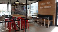 Atmosphère du Restaurant KFC Les Angles - n°7