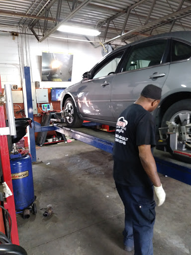 Auto Repair Shop «Redford Auto Repair - Detroit (20335 8 Mile)», reviews and photos, 20335 W 8 Mile Rd, Detroit, MI 48219, USA