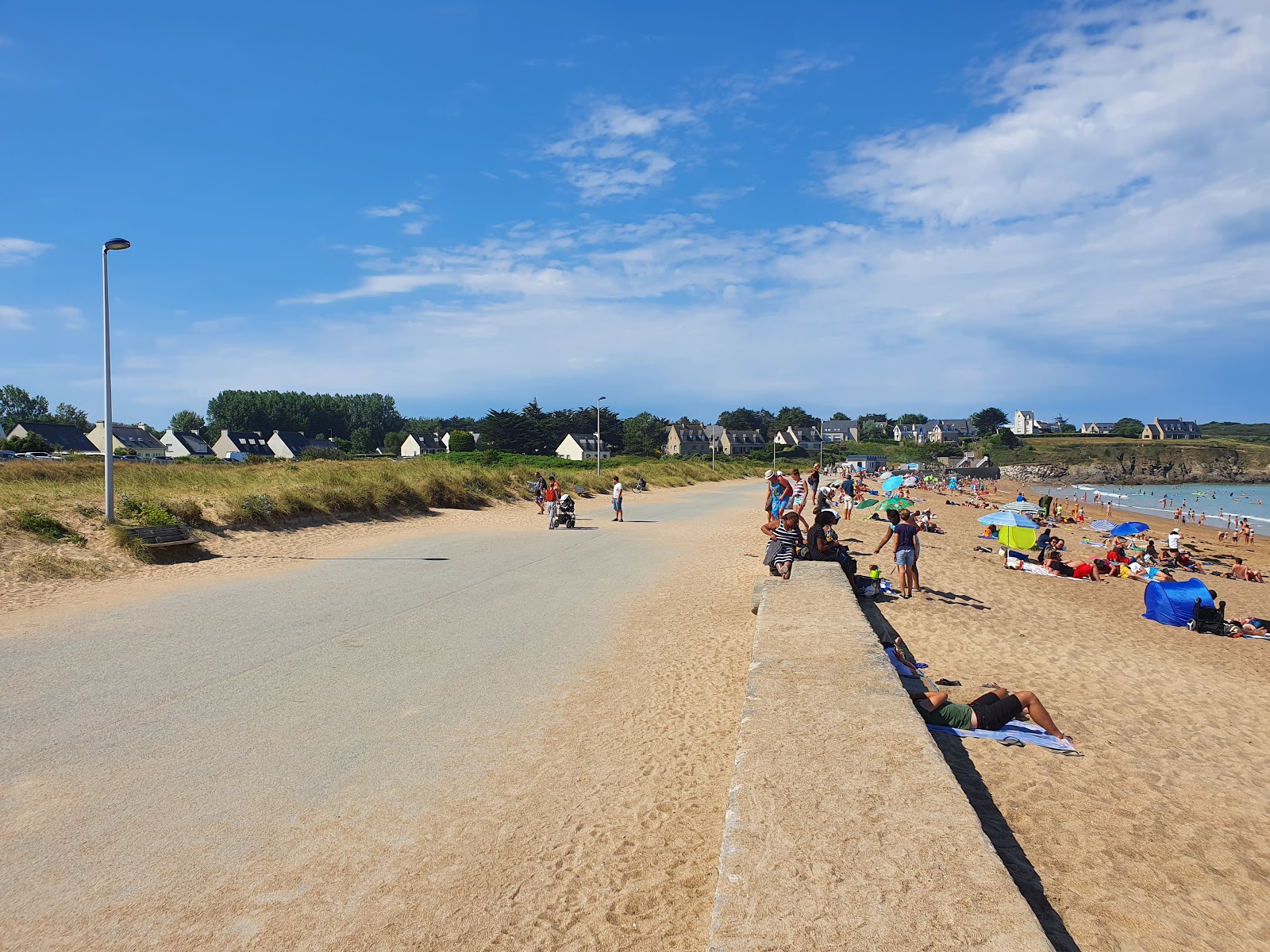 Fotografie cu Plage De Longchamp zonele de facilități