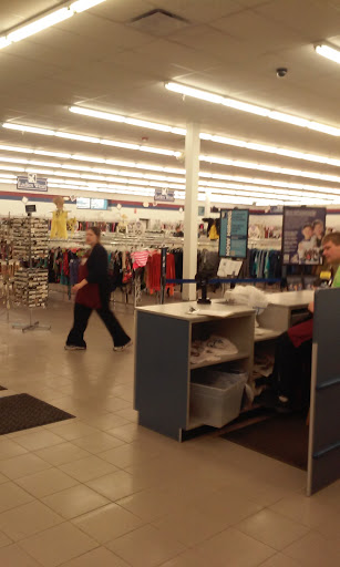 Thrift Store «Lake Hallie Goodwill Retail Store & Training Center», reviews and photos, 2759 S Prairie View Rd, Chippewa Falls, WI 54729, USA