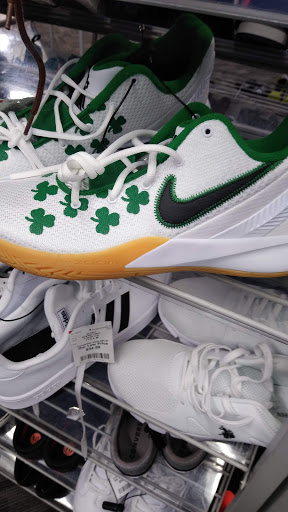 Clothing Store «Burlington Coat Factory», reviews and photos, 22331 Eureka Rd, Taylor, MI 48180, USA