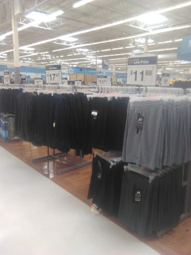 Department Store «Walmart Supercenter», reviews and photos, 3003 N Highway 61, Muscatine, IA 52761, USA