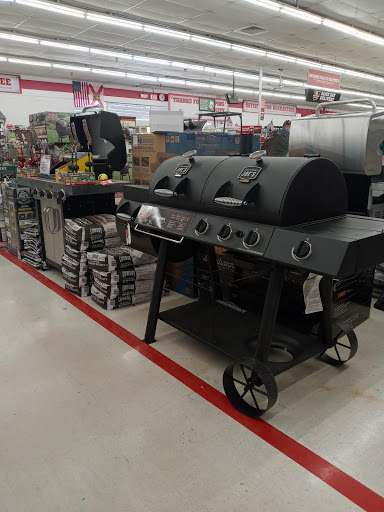 Home Improvement Store «Tractor Supply Co.», reviews and photos, 1803 James L Redman Pkwy, Plant City, FL 33563, USA