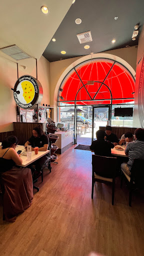 Shopping Mall «Brentwood Place Shopping Center», reviews and photos, 12019 Wilshire Blvd, Los Angeles, CA 90049, USA