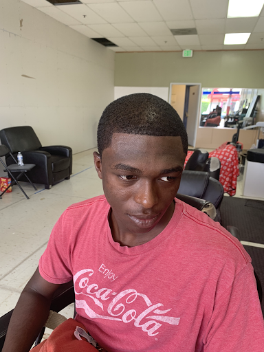 Hair Extension Technician «Royals Elite Barber Salon», reviews and photos, 2012 S 320th St f, Federal Way, WA 98003, USA