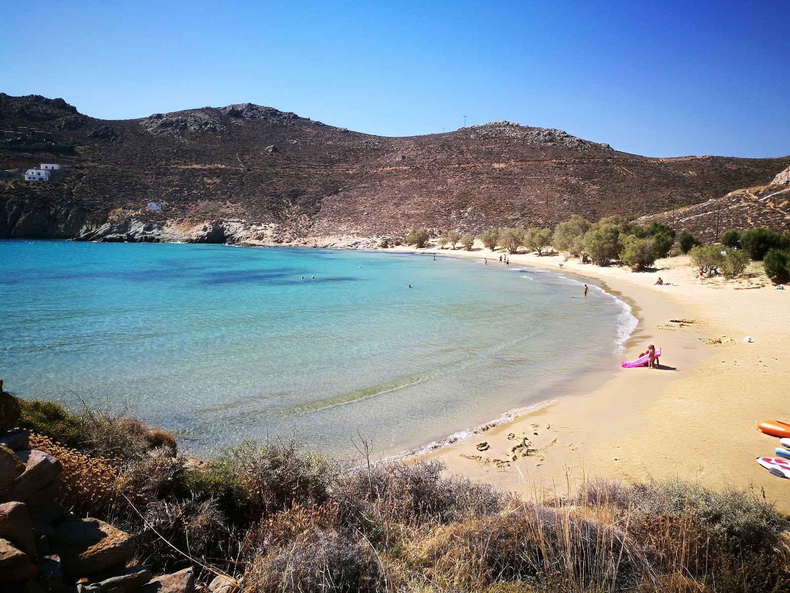 Foto de Playa de Psili Ammos con brillante arena fina superficie
