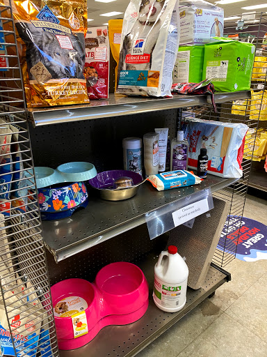 Pet Supply Store «Unleashed by Petco», reviews and photos, 520 S 23rd St, Philadelphia, PA 19146, USA