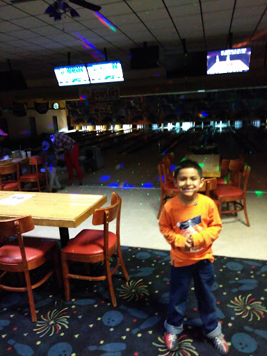 Bowling Alley «NEW Lido Lanes Toledo - Bowling Alley», reviews and photos, 865 South Ave, Toledo, OH 43609, USA