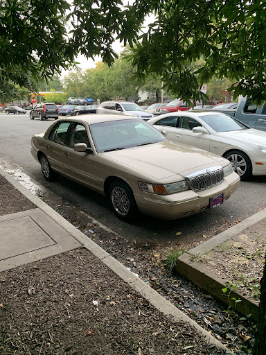 Used Car Dealer «H & R Auto», reviews and photos, 2825 Washington Blvd, Arlington, VA 22201, USA