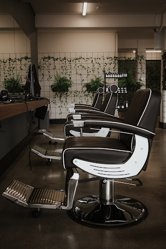 Reviews of The Lads Lounge in Invercargill - Barber shop