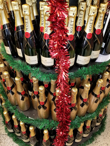 Liquor Store «Publix Liquors at Brickell Village», reviews and photos, 118 SW 13th St, Miami, FL 33130, USA