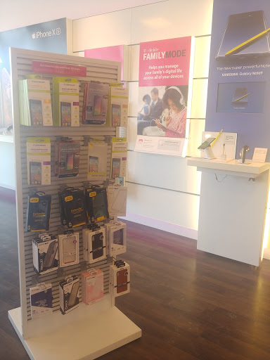 Cell Phone Store «T-Mobile», reviews and photos, 557 S 8th St, Colorado Springs, CO 80905, USA