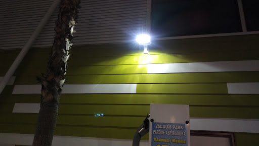 Car Wash «Santa Ana Express Car Wash», reviews and photos, 202 E First St, Santa Ana, CA 92701, USA