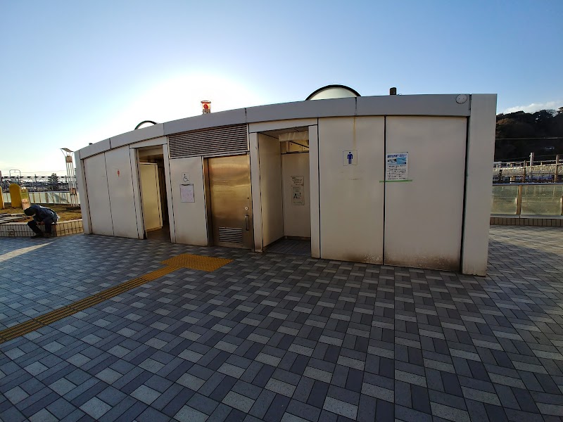 2階デッキ公衆トイレ