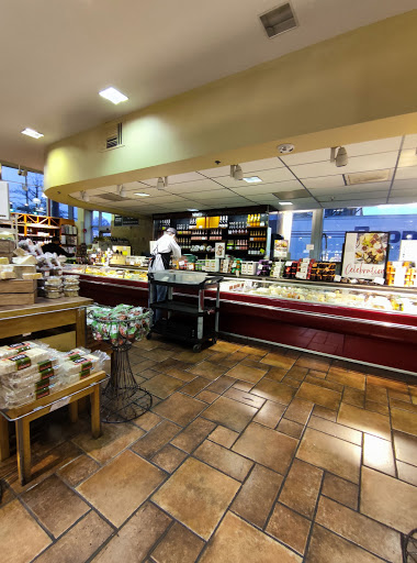 Grocery Store «Whole Foods Market», reviews and photos, 2700 Wilson Blvd, Arlington, VA 22201, USA