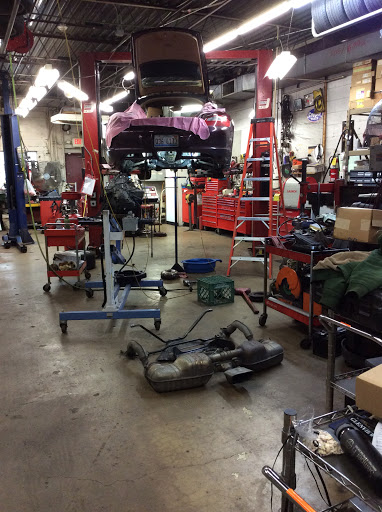 Auto Repair Shop «Weber Automotive Service, Inc.», reviews and photos, 214 Greenwood Rd, Glenview, IL 60025, USA