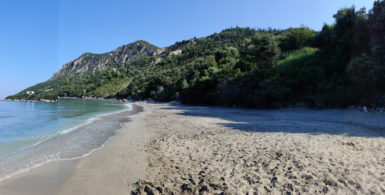 Photo of Arilla beach - popular place among relax connoisseurs