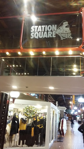 Shopping Mall «Station Square», reviews and photos, 125 W Station Square Dr, Pittsburgh, PA 15219, USA