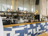 Atmosphère du Yaya La Défense - Restaurant Grec & Bar à cocktails à Puteaux - n°15