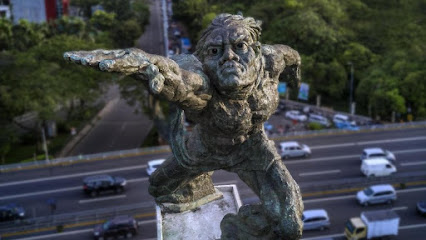 Monumen Patung Dirgantara