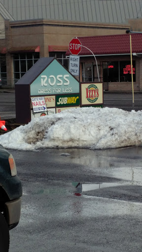 Shopping Mall «Gateway Shopping Center», reviews and photos, 9924 NE Halsey St, Portland, OR 97220, USA