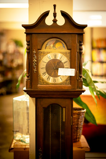 Thrift Store «Snowline Hospice Thrift Store Folsom», reviews and photos, 616 E Bidwell St, Folsom, CA 95630, USA