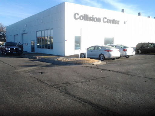 Car Dealer «Stew Hansen Dodge Ram Chrysler Jeep», reviews and photos, 12103 Hickman Rd, Des Moines, IA 50323, USA