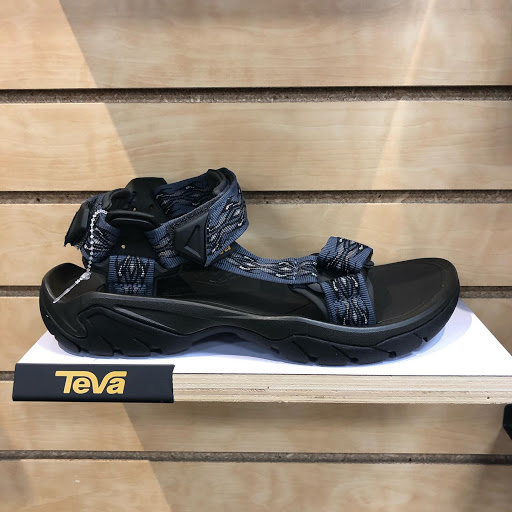 Sporting Goods Store «Great Miami Outfitters», reviews and photos, 25 E Linden Ave, Miamisburg, OH 45342, USA