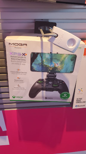 Cell Phone Store «T-Mobile», reviews and photos, 300 Davis St, San Leandro, CA 94577, USA