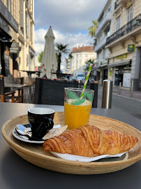Plats et boissons du Restaurant servant le petit-déjeuner La Guinguette Cannoise à Cannes - n°19
