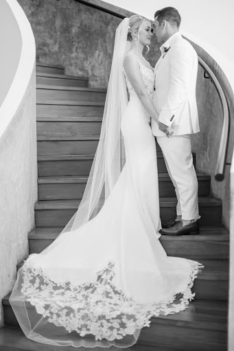 Bridal Shop «Couture Bride | Las Vegas Wedding Dresses», reviews and photos, 950 S Durango Dr #130, Las Vegas, NV 89145, USA