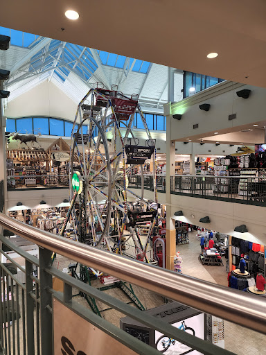 Sporting Goods Store «SCHEELS», reviews and photos, 17202 Davenport St, Omaha, NE 68118, USA