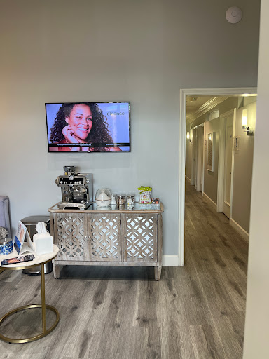 SMOOTH SKIN LOUNGE image