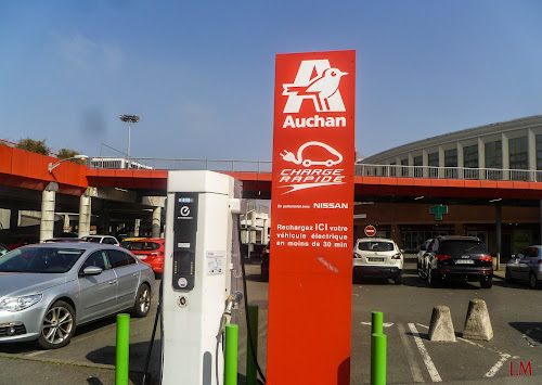 Borne de recharge de véhicules électriques Auchan Charging Station Béthune