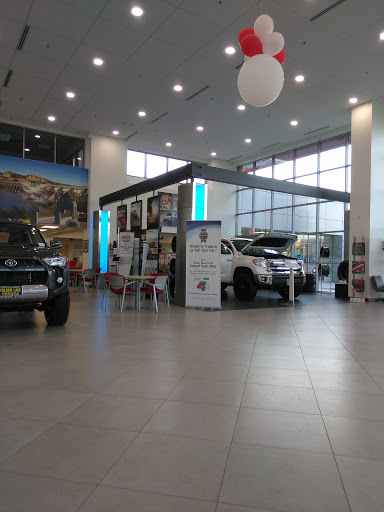 Toyota Dealer «Folsom Lake Toyota», reviews and photos, 12747 Folsom Blvd, Folsom, CA 95630, USA