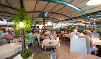 Atmosphère du Restaurant de spécialités provençales Restaurant à Gassin - Le Micocoulier - n°15