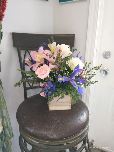 Florist «The Bud-N-Bloom Boutique», reviews and photos, 6 Wallace Ave, Downingtown, PA 19335, USA