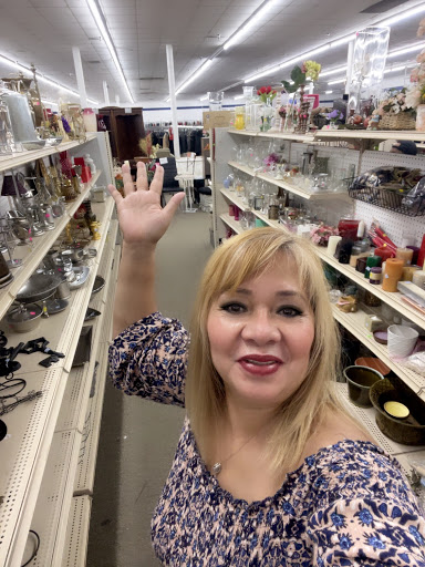 Thrift Store «St. Vincent de Paul Thrift Store», reviews and photos, 28720 Stephenson Hwy, Madison Heights, MI 48071, USA