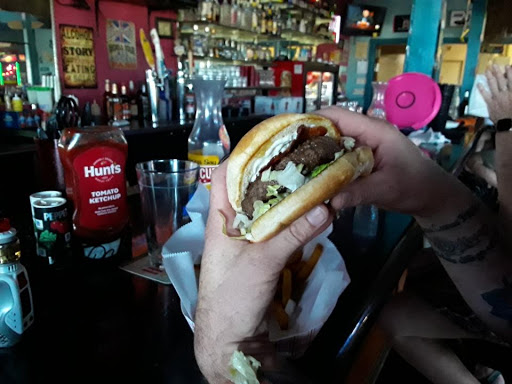 Bar & Grill «Sharkies On The Beach Bar & Grill», reviews and photos, 10 Surf Dr, Surfside Beach, TX 77541, USA