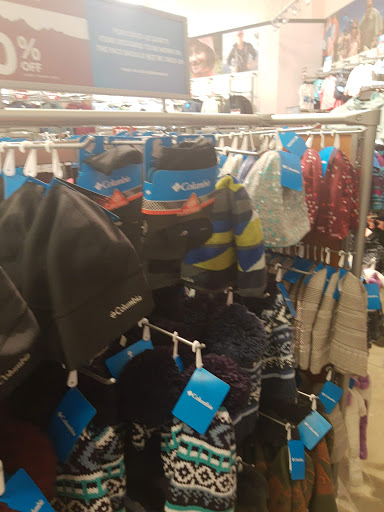 Sportswear Store «Columbia Sportswear Outlet», reviews and photos, 6800 Oxon Hill Rd #600, Oxon Hill, MD 20745, USA