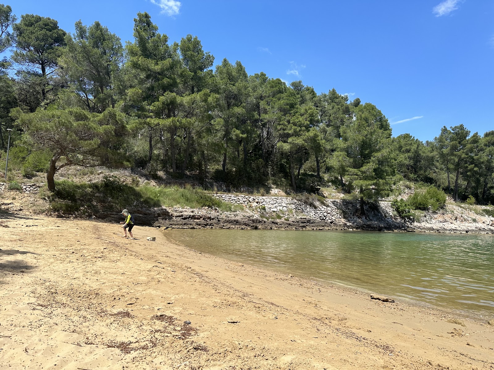 Foto von Sandy Beach, Vitarnja mit kleine bucht